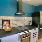 Grand Palais - 5 Bedroom House - 8 Beds